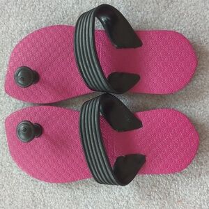 NWOT Swamisz Sandals Flip Flops